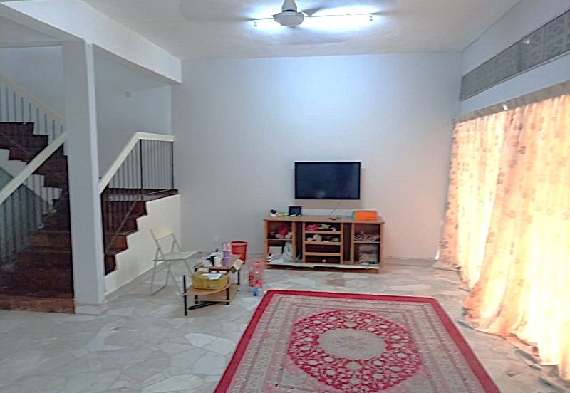 Taman Wangi (Tepi Sungai)