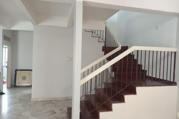 Taman Wangi (Tepi Sungai)