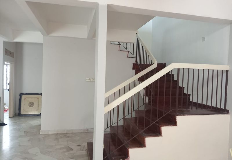 Taman Wangi (Tepi Sungai)