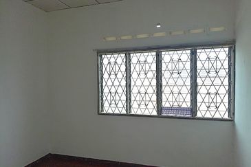 Taman Wangi (Tepi Sungai)