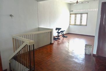 Taman Wangi (Tepi Sungai)