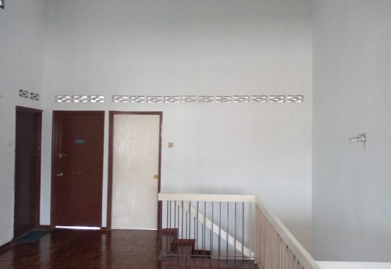 Taman Wangi (Tepi Sungai)