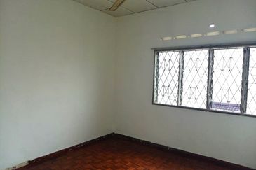 Taman Wangi (Tepi Sungai)