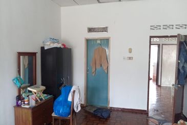 Taman Wangi (Tepi Sungai)