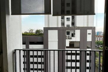 Dedaun Hijau (Greenfield Regency)