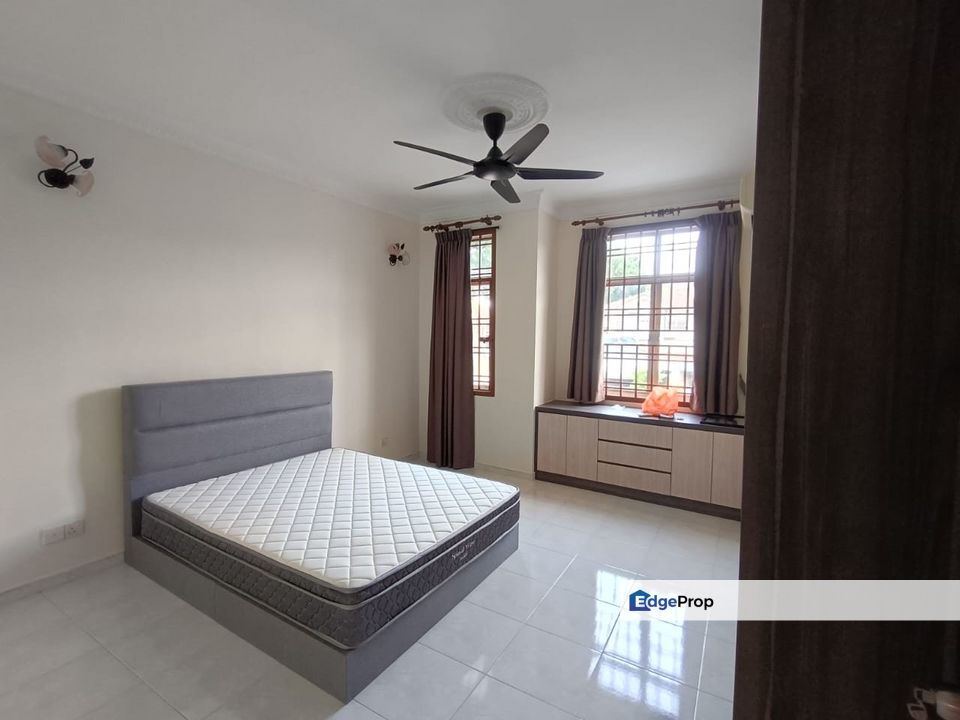 Bukit Indah Room Private Bathroom Near Bus Stop Many Parking, Johor, Johor Bahru