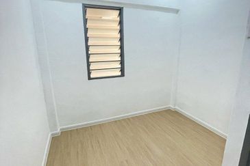 Flat Taman Plentong Utama