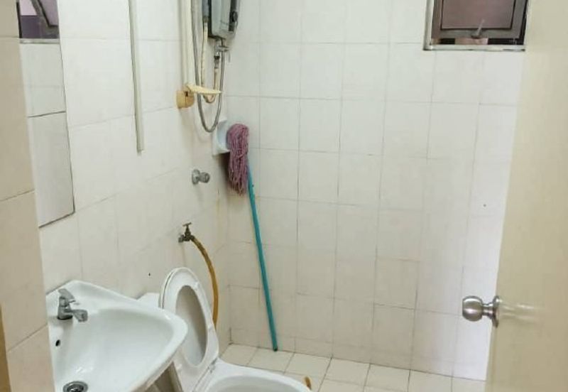 Prima Regency (Dorchester Court)