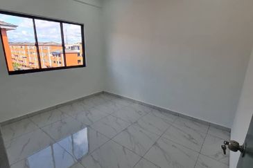 Taman Pulai Utama Flat