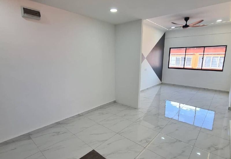 Taman Pulai Utama Flat