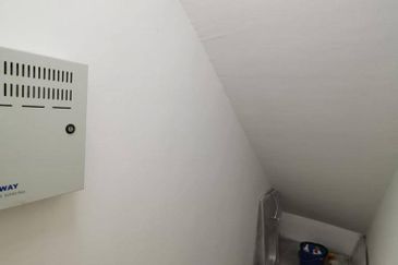 Hazel @ Meridin East