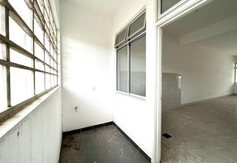 The Fern, Meridin East