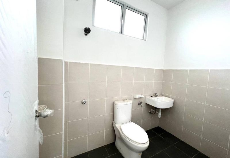 The Fern, Meridin East