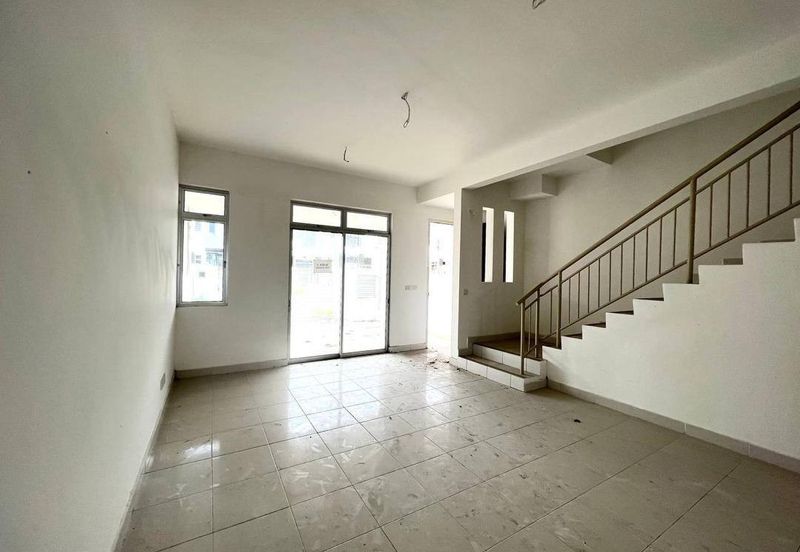 The Fern, Meridin East