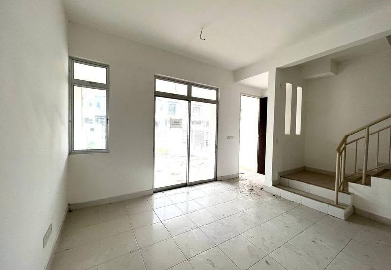 The Fern, Meridin East