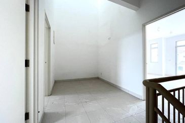 The Fern, Meridin East