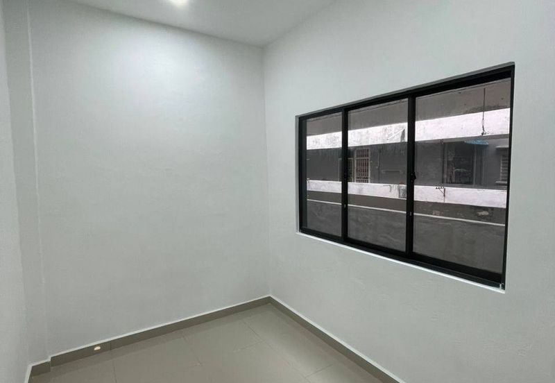 Taman Pulai Utama Flat