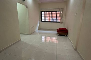 Taman Pulai Utama Flat
