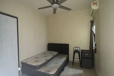 Dedaun Hijau (Greenfield Regency)