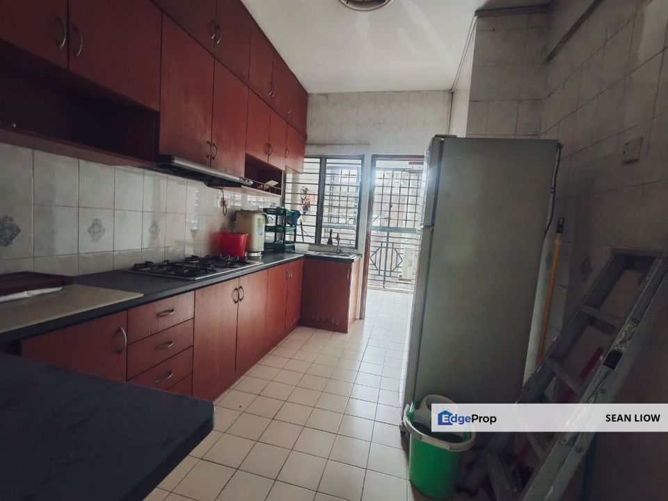 Dwi Mahkota Condominium, Johor Bahru, Johor , 4 bedroom 3 bathroom For Sale , Johor, Johor Bahru