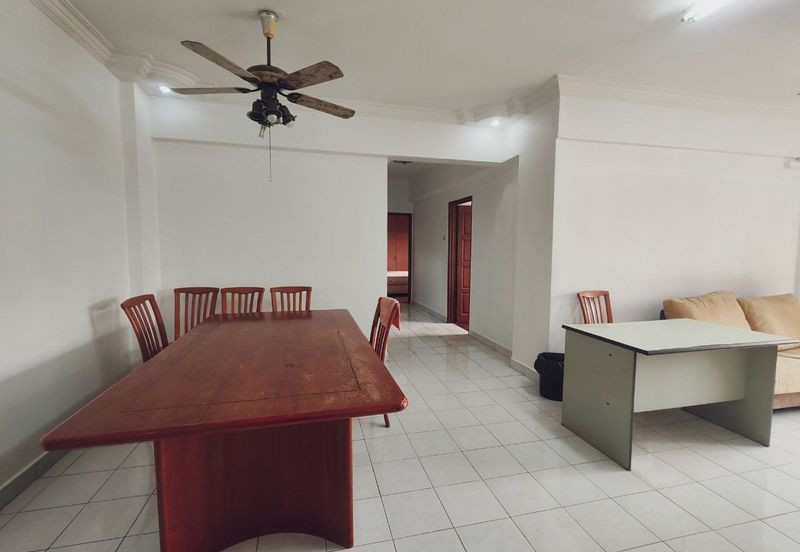 Dwi Mahkota Condominium