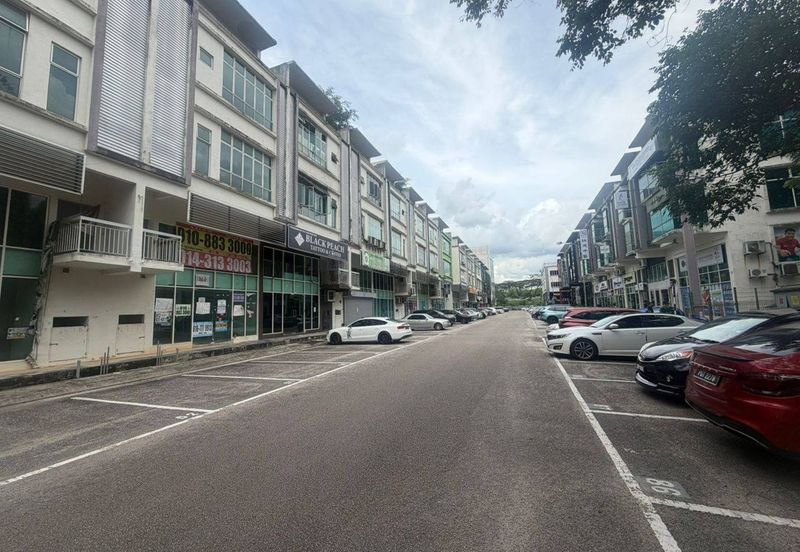 Pusat Perdagangan Danga Utama