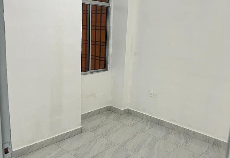 Flat Temenggong, Bandar Indahpura