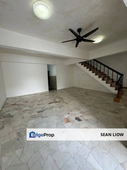 Taman skudai Baru Double Storey Terrace House for sale Kitchen Extend, good condition, Johor, Skudai