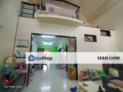 Ulu Tiram,Taman Pelangi Indah 1.5 Storey House for sale Renovation: Auto-gate, Johor, Ulu Tiram