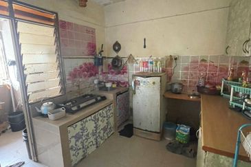 Ulu Tiram , Taman Desa Cemerlang , Pangsapuri Akasia , Low Cost Flat for sale 