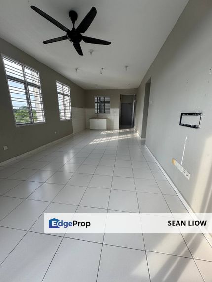 Larkin , Scott Tower Apartment for sale , corner lot with balcony, Johor, Johor Bahru