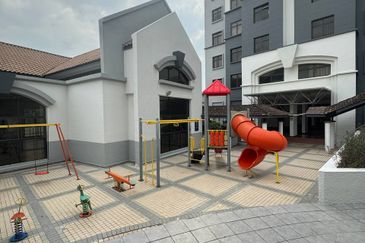 Aloha Tower Condominium