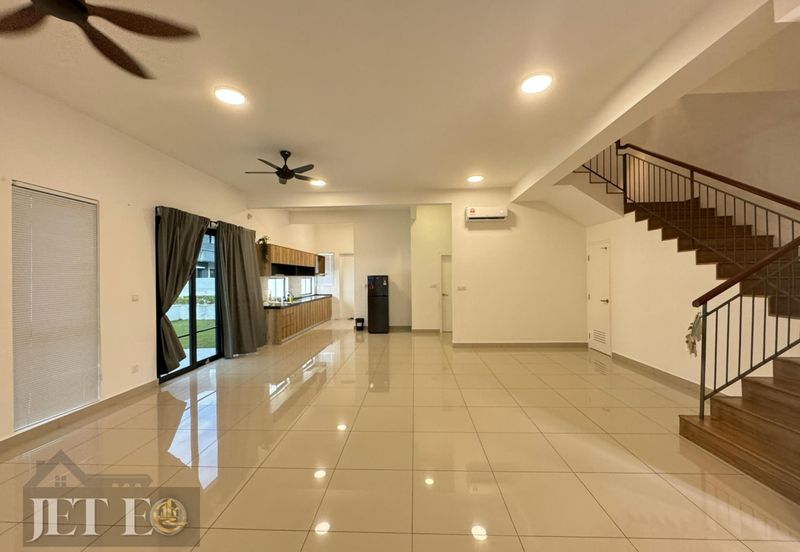 Lucent Residence @ twentyfive.7