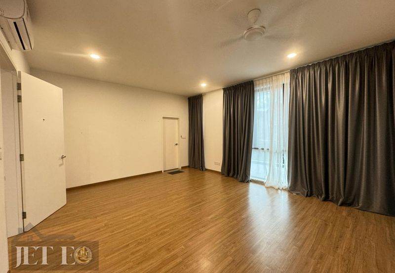 Lucent Residence @ twentyfive.7