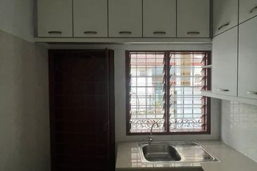 Pulau Indah ( Pulau Lumut )