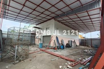 West Port, Pulau Indah