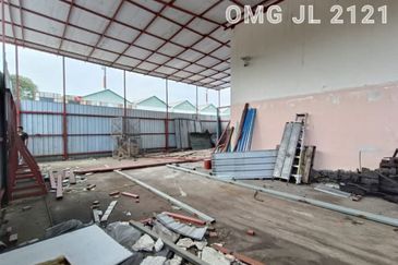 West Port, Pulau Indah