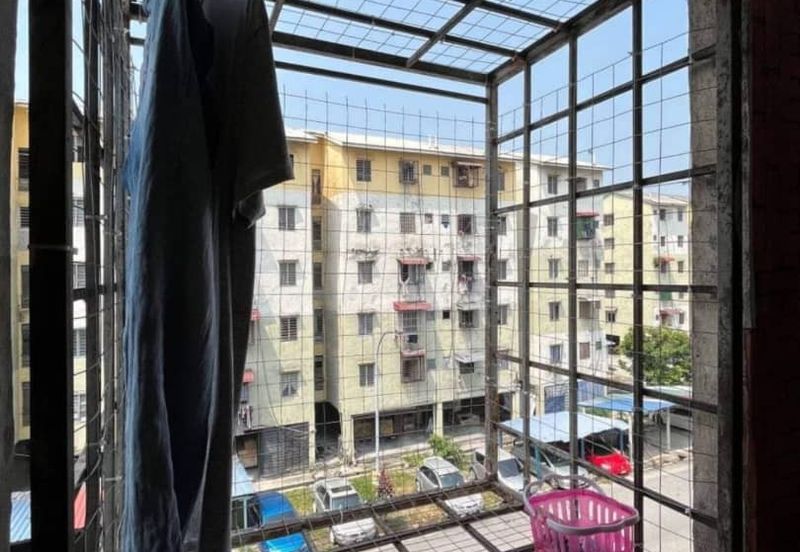 Flat Kelompok Camar (Port Klang)