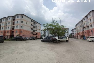 WTL Flat, Teluk Gong
