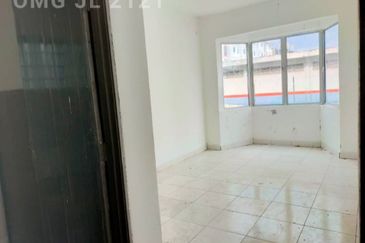 WTL Flat, Teluk Gong