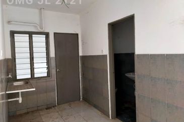 WTL Flat, Teluk Gong