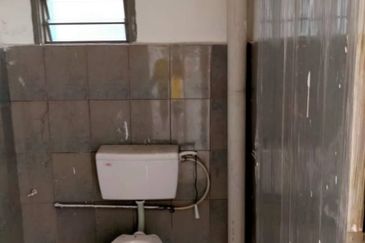 WTL Flat, Teluk Gong