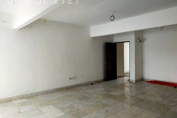 WTL Flat, Teluk Gong