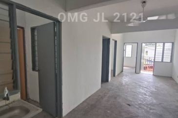 WTL Flat, Teluk Gong
