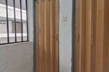 WTL Flat, Teluk Gong