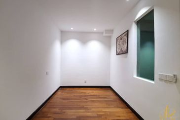 Duta Villa, Setia Alam