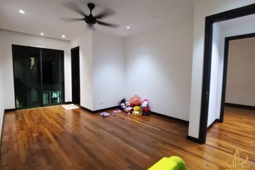 Duta Villa, Setia Alam