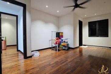 Duta Villa, Setia Alam