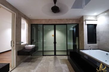 Duta Villa, Setia Alam