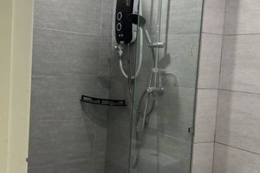 Gravit8 @ Klang South